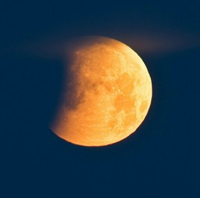 *FULL MOON* + Lunar Eclipse December 10, 2011